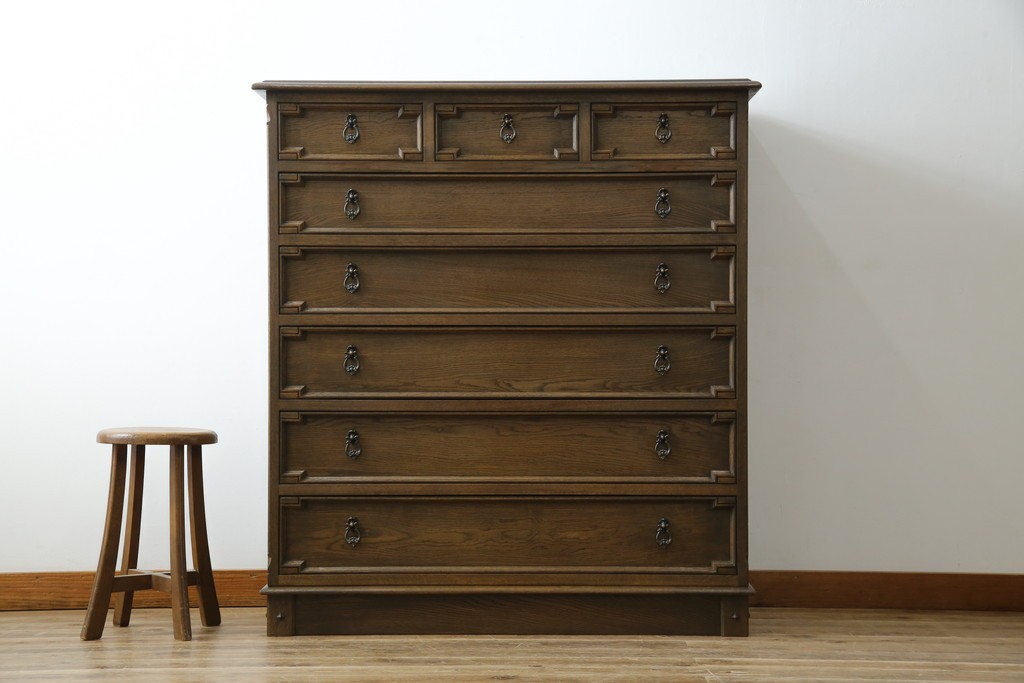 中古　美品　神戸洋家具　永田良介商店　高貴な雰囲気を漂わせる6段チェスト　(R-054628)