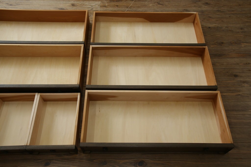 中古　美品　神戸洋家具　永田良介商店　高貴な雰囲気を漂わせる6段チェスト　(R-054628)