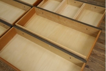 中古　美品　神戸洋家具　永田良介商店　高貴な雰囲気を漂わせる6段チェスト　(R-054628)