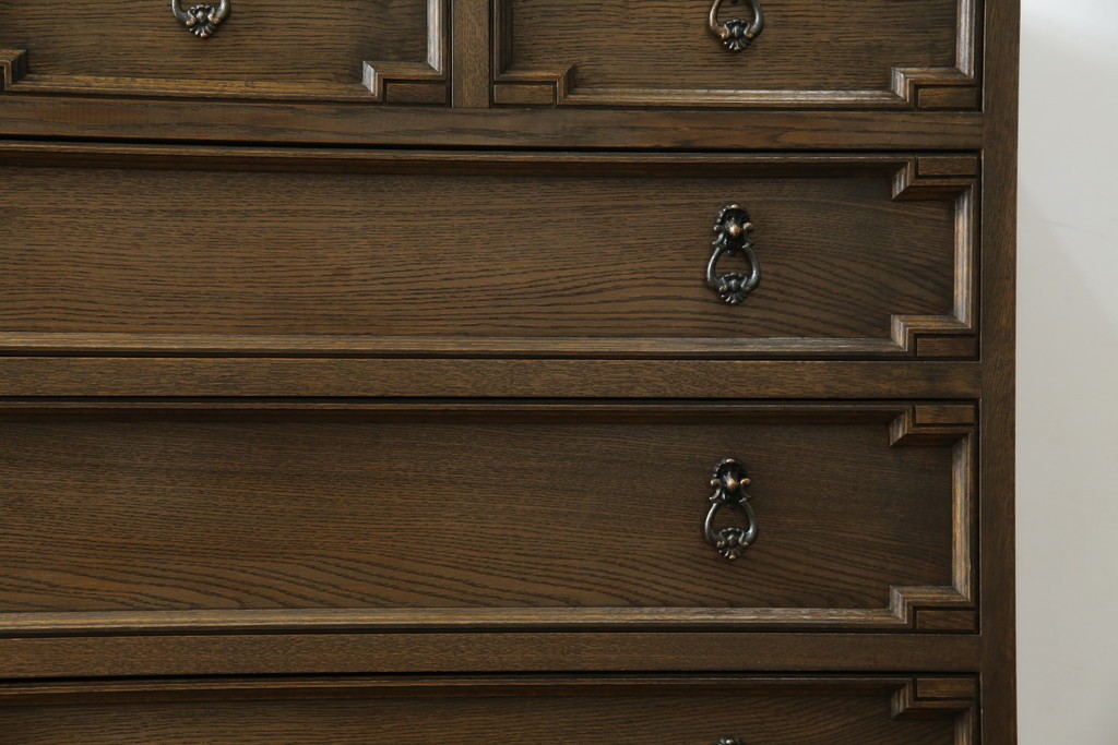 中古　美品　神戸洋家具　永田良介商店　高貴な雰囲気を漂わせる6段チェスト　(R-054628)