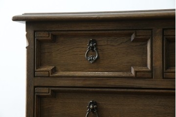 中古　美品　神戸洋家具　永田良介商店　高貴な雰囲気を漂わせる6段チェスト　(R-054628)