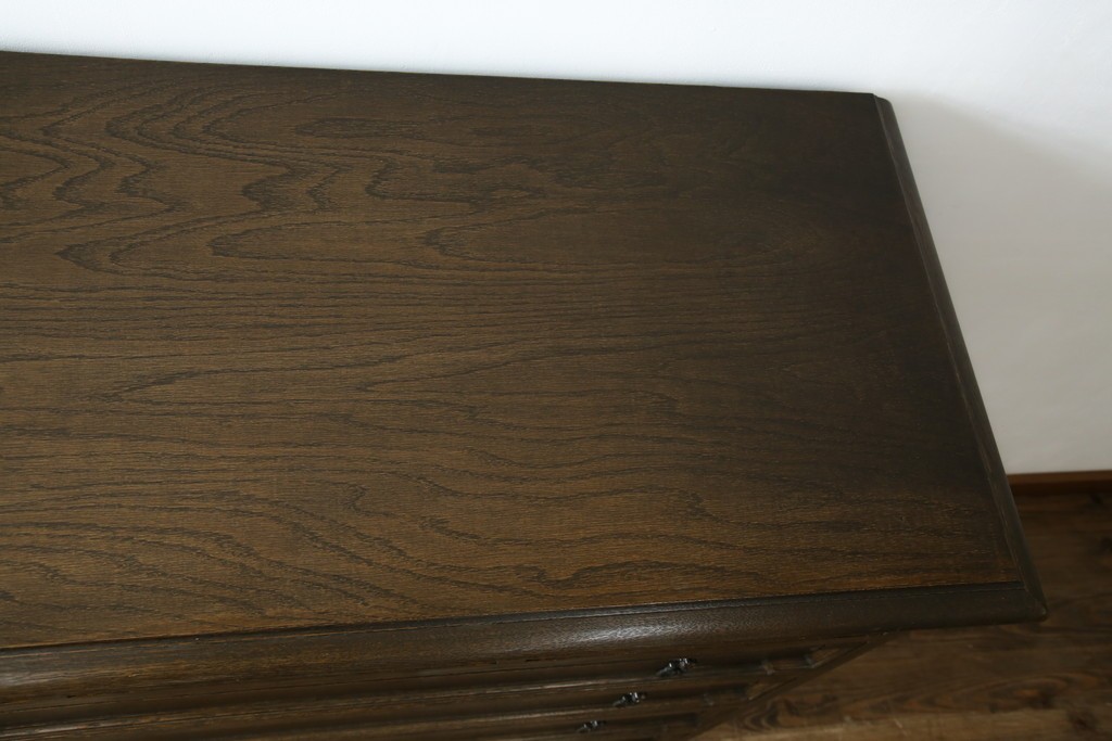 中古　美品　神戸洋家具　永田良介商店　高貴な雰囲気を漂わせる6段チェスト　(R-054628)