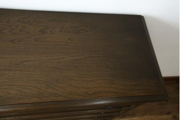 中古　美品　神戸洋家具　永田良介商店　高貴な雰囲気を漂わせる6段チェスト　(R-054628)