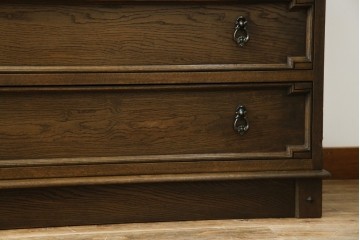 中古　美品　神戸洋家具　永田良介商店　高貴な雰囲気を漂わせる6段チェスト　(R-054628)