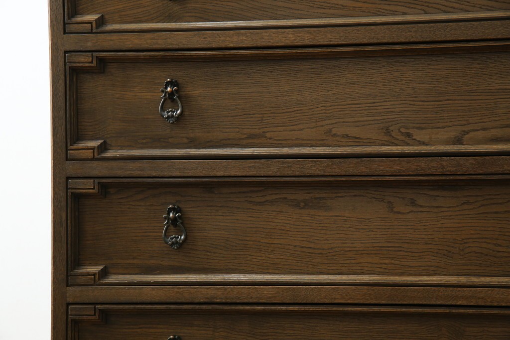 中古　美品　神戸洋家具　永田良介商店　高貴な雰囲気を漂わせる6段チェスト　(R-054628)