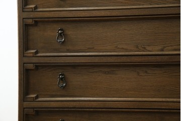 中古　美品　神戸洋家具　永田良介商店　高貴な雰囲気を漂わせる6段チェスト　(R-054628)