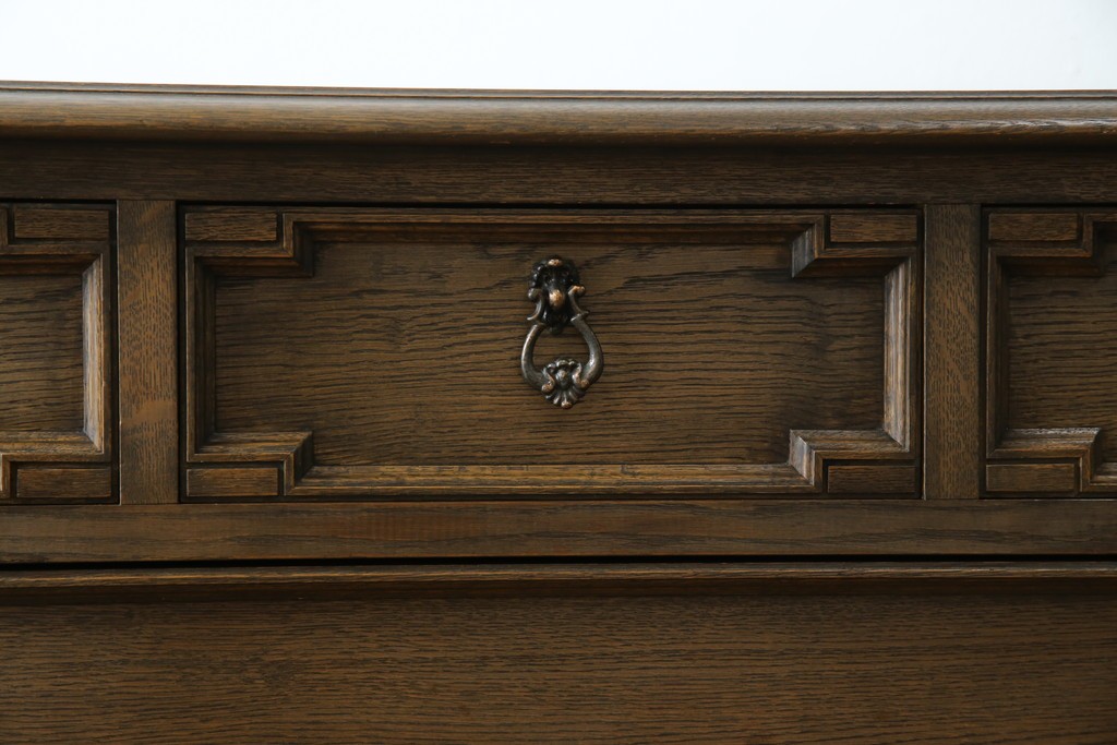 中古　美品　神戸洋家具　永田良介商店　高貴な雰囲気を漂わせる6段チェスト　(R-054628)