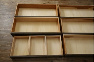 中古　美品　神戸洋家具　永田良介商店　高貴な雰囲気を漂わせる6段チェスト　(R-054628)