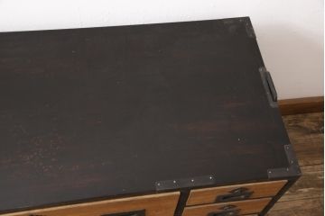 和製アンティーク　引き出し桐材・その他スギ材　モダンなデザインがスタイリッシュな印象を醸し出す重ね時代箪笥・下段(アンティークチェスト、引き出し、衣装箪笥、収納タンス)(R-054634)