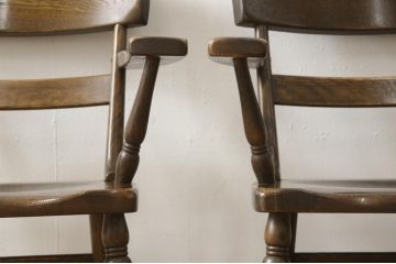 中古　柏木工(KASHIWA)　WILDERNESS(ウィルダネス)　ナラ材　木の温かみある風合いが魅力的なアームチェア2脚セット(ダイニングチェア、板座チェア、椅子)(R-054637)