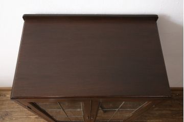イギリスアンティーク　オーク材　シンプルなステンドグラス入りのシックなブックケース(本棚、本箱、収納棚、キャビネット、飾り棚)(R-054640)