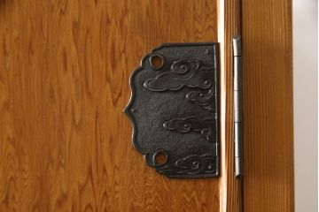 中古　美品　屋久杉　品のある佇まいが上質な和の空間にピッタリな着物箪笥(和たんす、衣装タンス、衣装盆、引き出し)(R-054643)