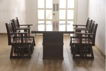 中古　鉄刀木(タガヤサン)　収納力も抜群!上質な和の空間におすすめの囲炉裏テーブルセット(火鉢、4人掛けダイニングテーブル)(R-054644)