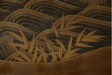 中古　超美品　最高級　輪島塗　宮内庁蒔絵司　木村華邸作　高蒔絵　金蒔絵が素晴らしい文机(サイドテーブル、ローテーブル)(R-054645)