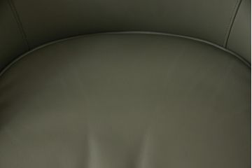 中古　maruni(マルニ木工)　地中海ロイヤルシリーズ　シャルル　本革(レザー)　シックな色合いが魅力のキャスター付きパーティチェア(定価約25万円)(椅子、1人掛けソファ)(R-054646)