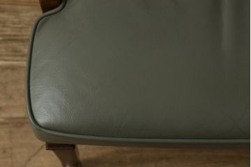 中古　maruni(マルニ木工)　地中海ロイヤルシリーズ　シャルル　本革(レザー)　シックな色合いが魅力のキャスター付きパーティチェア(定価約25万円)(椅子、1人掛けソファ)(R-054648)