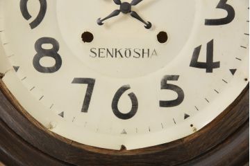 和製アンティーク　電池式　レトロなデザインが魅力的な掛け時計(古時計)(R-054678)
