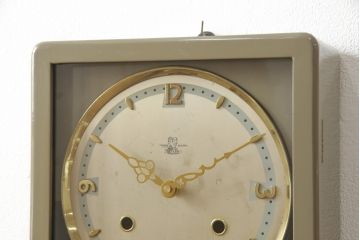 和製ビンテージ　昭和中期　地球鶏印　TRADE　MARK　電池式　お洒落なデザインが空間演出にもってこいの掛け時計(柱時計、古時計、ヴィンテージ)(R-054682)