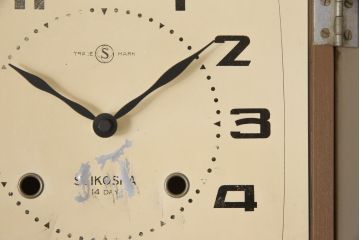 和製ビンテージ　昭和中期　TRADE(S)MARK　精工舎(SEIKOSHA、セイコー)　電池式　レトロな佇まいがお洒落な掛け時計(柱時計、古時計、ヴィンテージ)(R-054683)