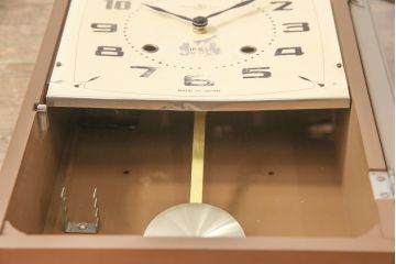 和製ビンテージ　昭和中期　TRADE(S)MARK　精工舎(SEIKOSHA、セイコー)　電池式　レトロな佇まいがお洒落な掛け時計(柱時計、古時計、ヴィンテージ)(R-054683)