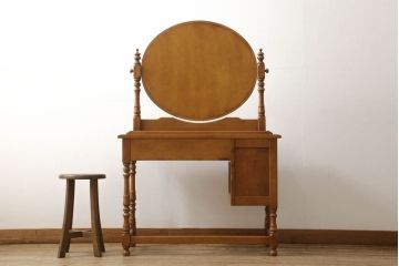 中古　美品　横浜ダニエル(daniel)　温かみのある色合いと上品な佇まいが魅力のドレッサーセット(鏡台、スツール)(R-054688)