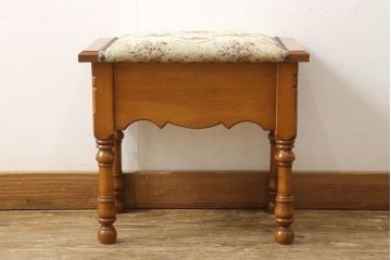 中古　美品　横浜ダニエル(daniel)　温かみのある色合いと上品な佇まいが魅力のドレッサーセット(鏡台、スツール)(R-054688)
