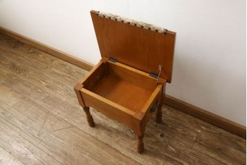 中古　美品　横浜ダニエル(daniel)　温かみのある色合いと上品な佇まいが魅力のドレッサーセット(鏡台、スツール)(R-054688)