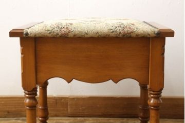 中古　美品　横浜ダニエル(daniel)　温かみのある色合いと上品な佇まいが魅力のドレッサーセット(鏡台、スツール)(R-054688)