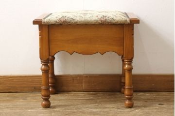 中古　美品　横浜ダニエル(daniel)　温かみのある色合いと上品な佇まいが魅力のドレッサーセット(鏡台、スツール)(R-054688)