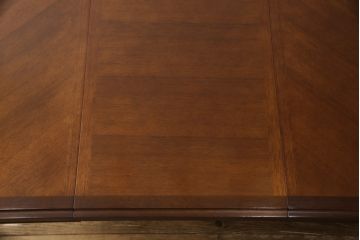 中古　美品　maruni(マルニ)　地中海シリーズ　クラシカルな雰囲気を醸し出すダイニングテーブル(エクステンションテーブル、食卓)(R-054690)