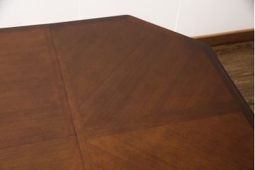 中古　美品　maruni(マルニ)　地中海シリーズ　クラシカルな雰囲気を醸し出すダイニングテーブル(エクステンションテーブル、食卓)(R-054690)