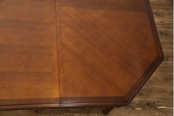 中古　美品　maruni(マルニ)　地中海シリーズ　クラシカルな雰囲気を醸し出すダイニングテーブル(エクステンションテーブル、食卓)(R-054690)