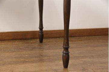 中古　美品　北海道民芸家具　細見の脚など繊細なデザインが美しいダイニングテーブル(2人掛け用ダイニングテーブル)(R-054699)