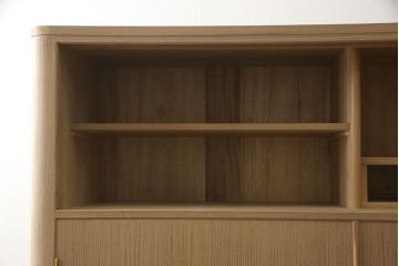中古　ゴールドの金具と房飾りが上品で可愛らしい雰囲気を醸し出す総桐箪笥(胴丸、総桐たんす、着物箪笥、和箪笥)(R-054702)