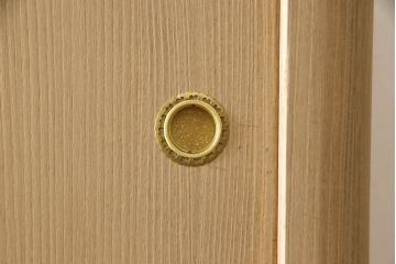 中古　ゴールドの金具と房飾りが上品で可愛らしい雰囲気を醸し出す総桐箪笥(胴丸、総桐たんす、着物箪笥、和箪笥)(R-054702)
