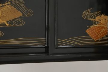 中古　美品　輪島塗り　宮内庁蒔絵司　村木華邸作　梨地塗り　こだわりの和の空間を演出する飾り棚(茶棚、収納棚、戸棚)(R-054703)