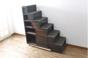 和製アンティーク　シンプルながらも趣ある佇まいが魅力的な階段箪笥(時代箪笥、収納箪笥、戸棚、収納棚)(R-054704)