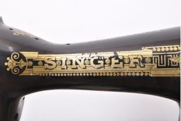 ジャンク品　イギリスアンティーク　SINGER(シンガー)社　置くだけでお洒落な空間に!ディスプレイにおすすめの足踏みミシン(シンガーミシン、ミシンテーブル、ミシン台、工業用ミシン、ディスプレイ)(R-054740)