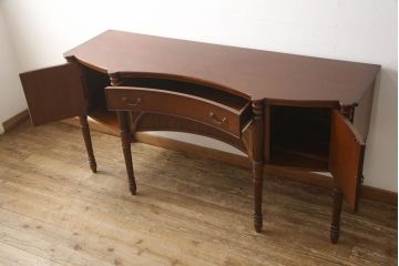 中古　イタリア高級輸入家具　マホガニー材　クラシカルな佇まいが魅力的なサイドボード(コンソールテーブル)(R-054742)
