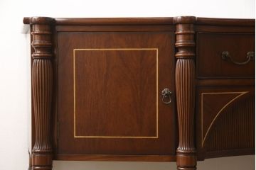 中古　イタリア高級輸入家具　マホガニー材　クラシカルな佇まいが魅力的なサイドボード(コンソールテーブル)(R-054742)