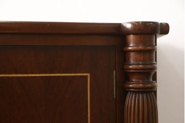 中古　イタリア高級輸入家具　マホガニー材　クラシカルな佇まいが魅力的なサイドボード(コンソールテーブル)(R-054742)