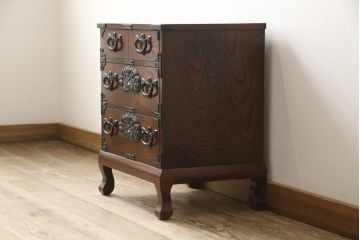 中古　脚付きのデザインがユニークで面白い岩谷堂箪笥(小タンス、引き出し、小物収納)(R-054745)