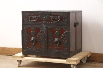 希少!　和製ビンテージ　仙台無形文化財　金具師 八重樫今朝吉作　手打ち金具の緻密な美しさが目を引く仙台箪笥(帳箱、船箪笥、和たんす、小箪笥、ヴィンテージ)(R-054747)