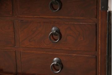 希少!　和製ビンテージ　仙台無形文化財　金具師 八重樫今朝吉作　手打ち金具の緻密な美しさが目を引く仙台箪笥(帳箱、船箪笥、和たんす、小箪笥、ヴィンテージ)(R-054747)