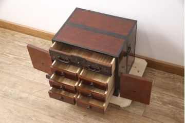 希少!　和製ビンテージ　仙台無形文化財　金具師 八重樫今朝吉作　手打ち金具の緻密な美しさが目を引く仙台箪笥(帳箱、船箪笥、和たんす、小箪笥、ヴィンテージ)(R-054747)