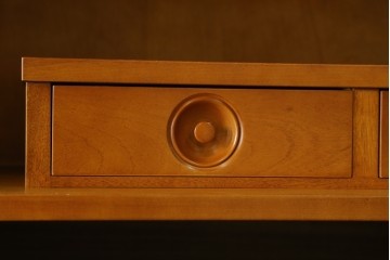 中古　超美品　横浜ダニエル(daniel)　木のあたたかみを感じる上品な衣装タンス　定価約180万円　(R-054748)
