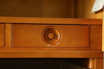 中古　超美品　横浜ダニエル(daniel)　木のあたたかみを感じる上品な衣装タンス　定価約180万円　(R-054748)