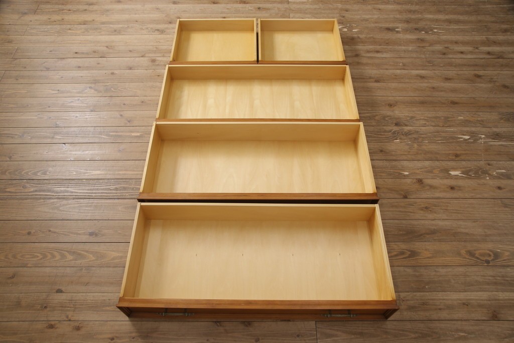 中古　超美品　横浜ダニエル(daniel)　木のあたたかみを感じる上品な衣装タンス　定価約180万円　(R-054748)