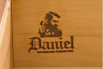 中古　超美品　横浜ダニエル(daniel)　木のあたたかみを感じる上品な衣装タンス　定価約180万円　(R-054748)