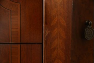 中古　美品　スペイン　ウルタド(HURTADO)社製　象嵌入り　高級感溢れる佇まいのサイドボード(定価約40万円)(キャビネット、引き出し、チェスト)(R-054756)
